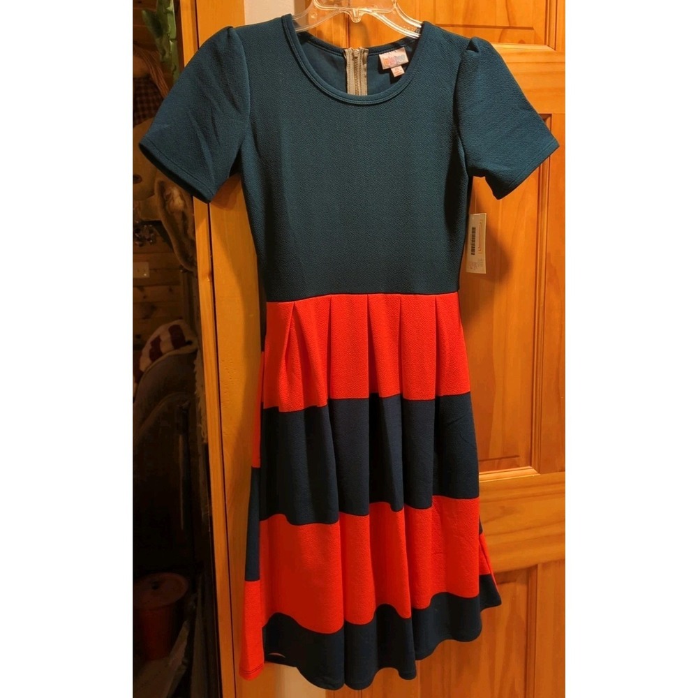 NEW LulaRoe Amelia Swing Holiday Dress With Pockets Size XS‎ Green & Red Cute!